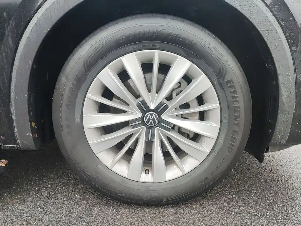VOLKSWAGEN VILORAN 2021