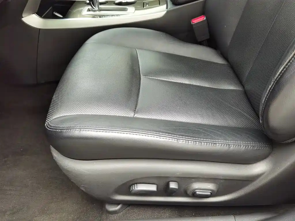 NISSAN TEANA 2015