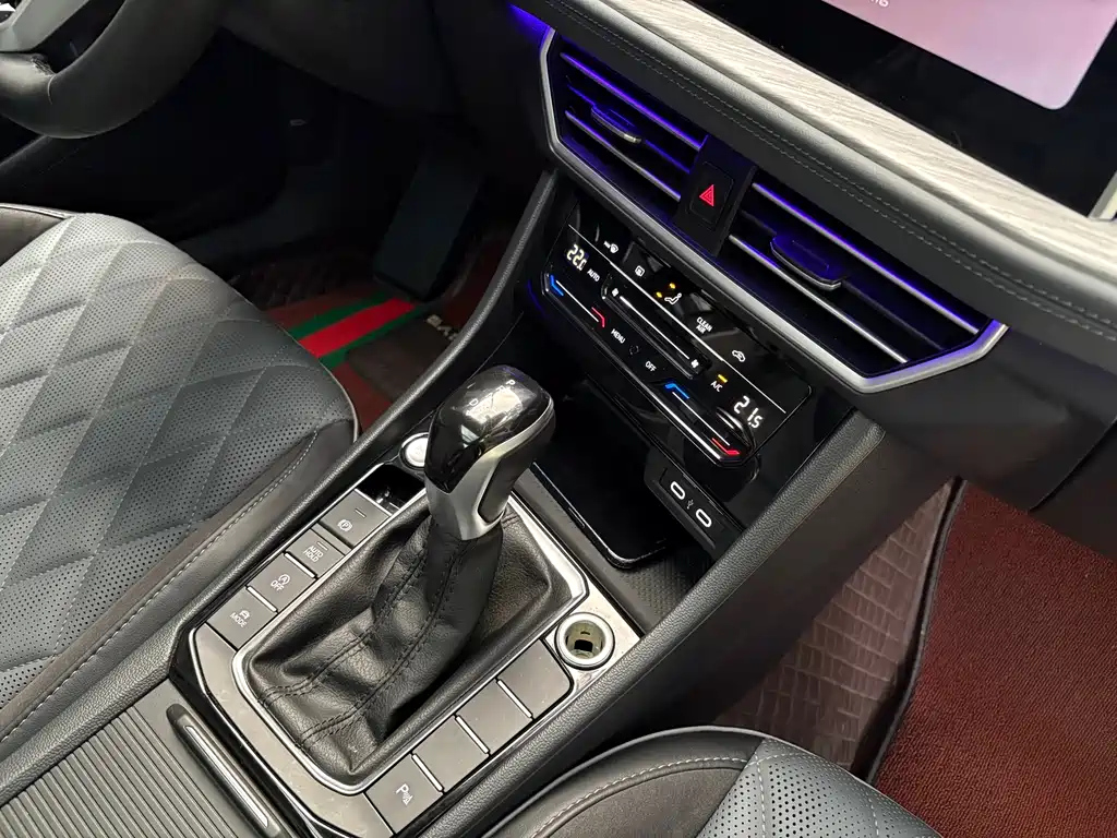 VOLKSWAGEN SAGITAR 2023