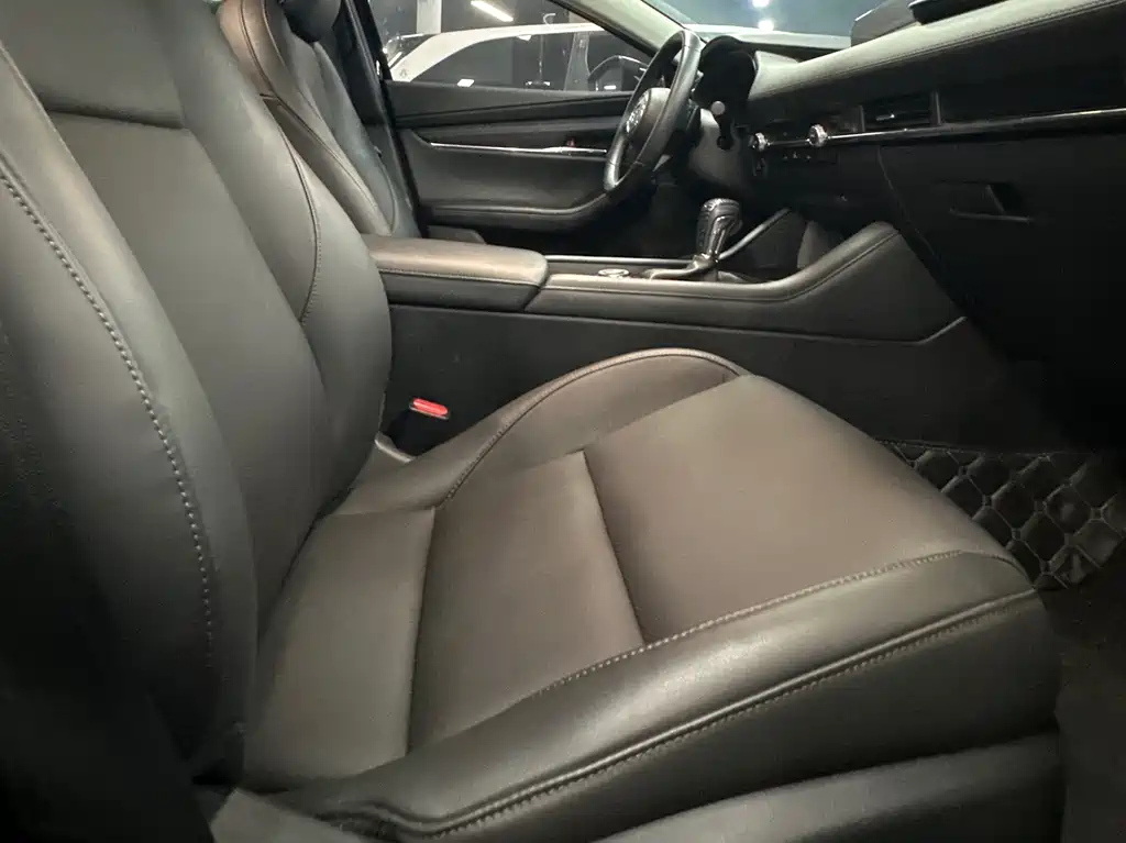 MAZDA 3 AXELA 2023