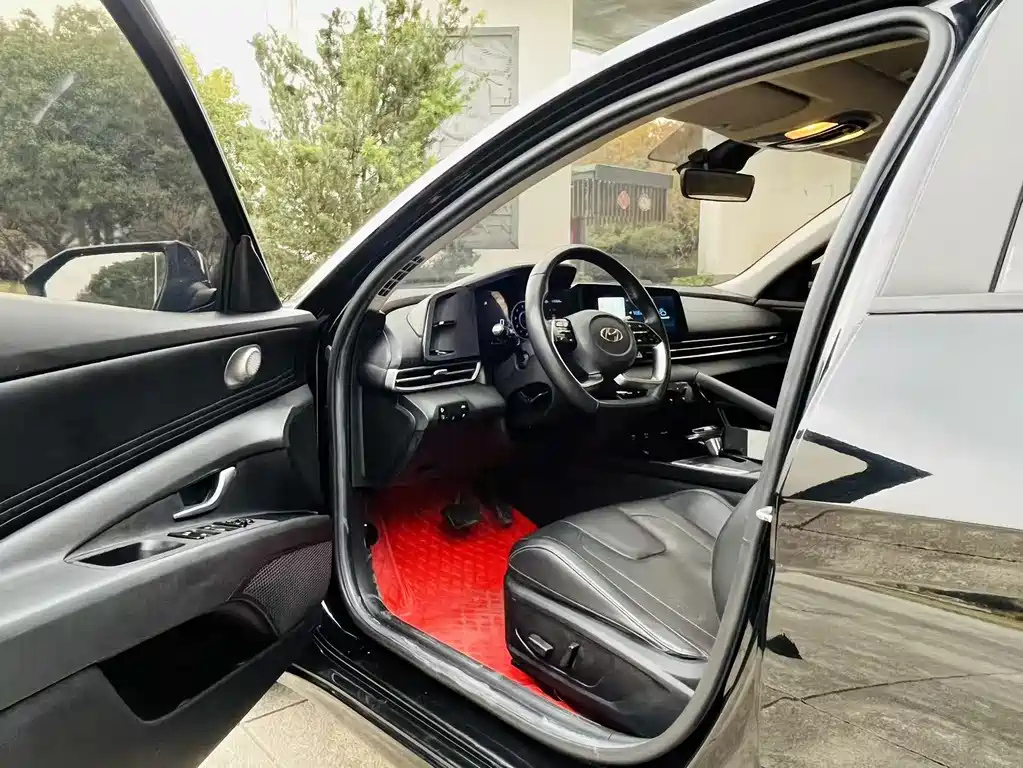 HYUNDAI ELANTRA 2022