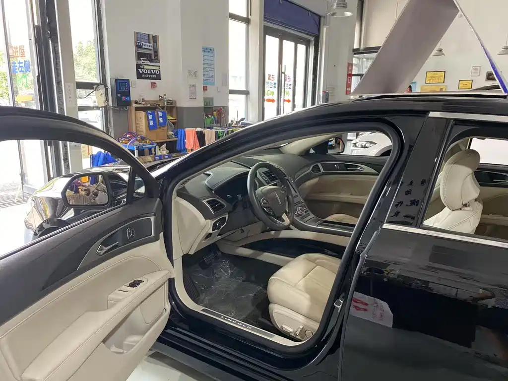 LINCOLN MKZ 2019