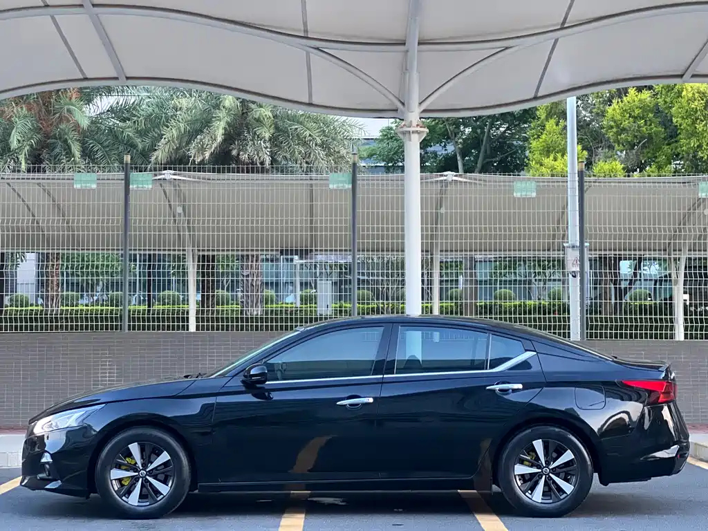 NISSAN TEANA 2019