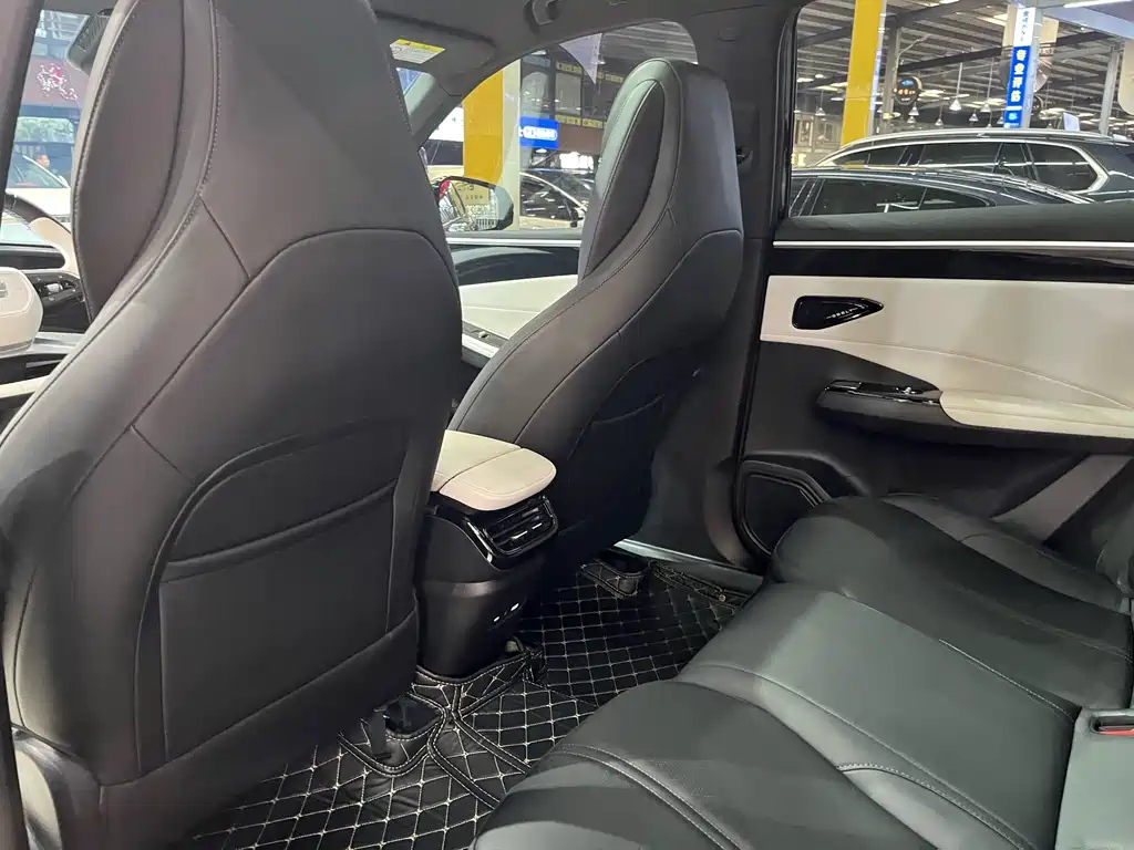 GEELY GALAXY GALAXY L7 2023