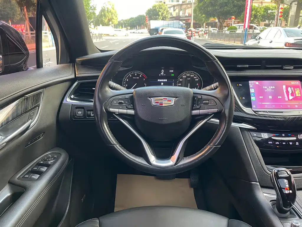 CADILLAC XT6 2021