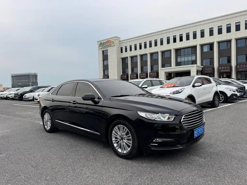 FORD TAURUS 2015