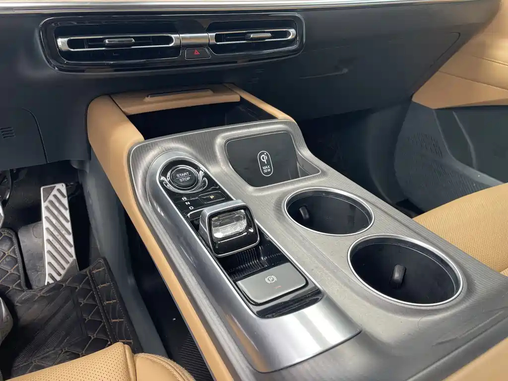 TRUMPCHI E8 NEW ENERGY 2024