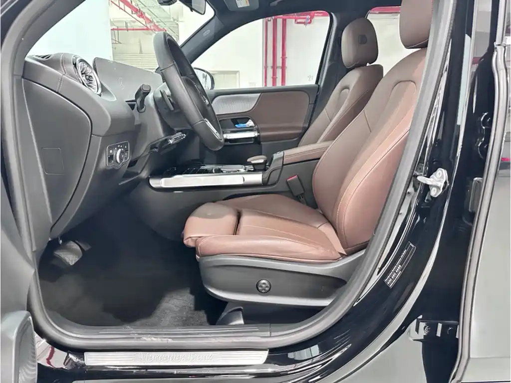 MERCEDES BENZ GLB 2023