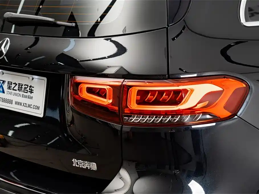 MERCEDES BENZ GLB 2023