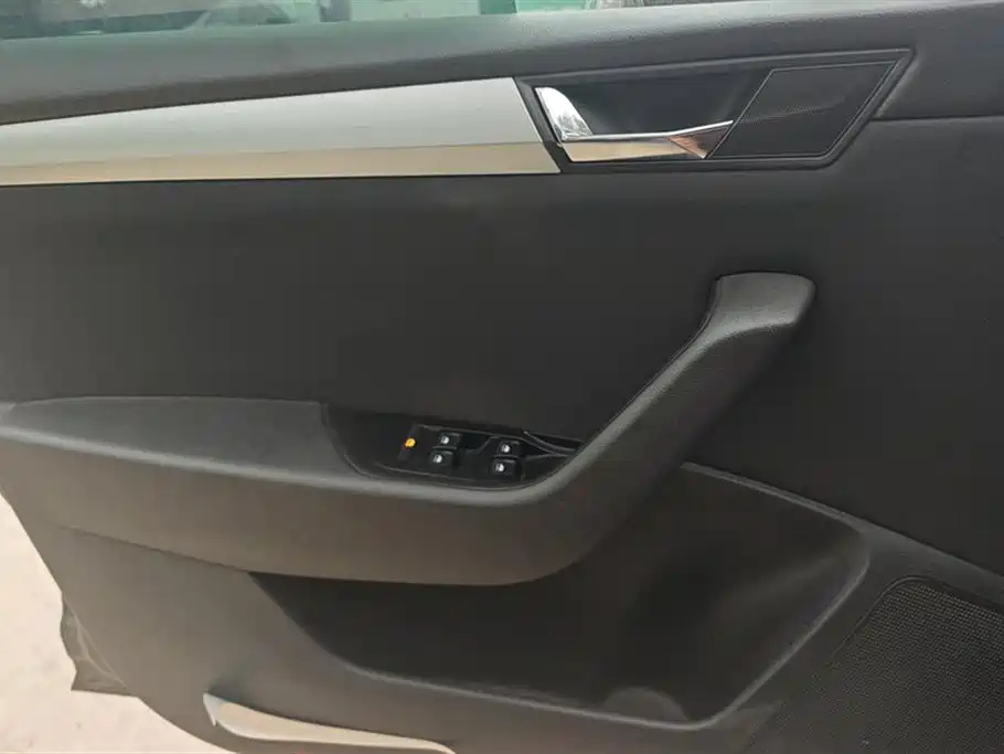 SKODA SUPERB 2016