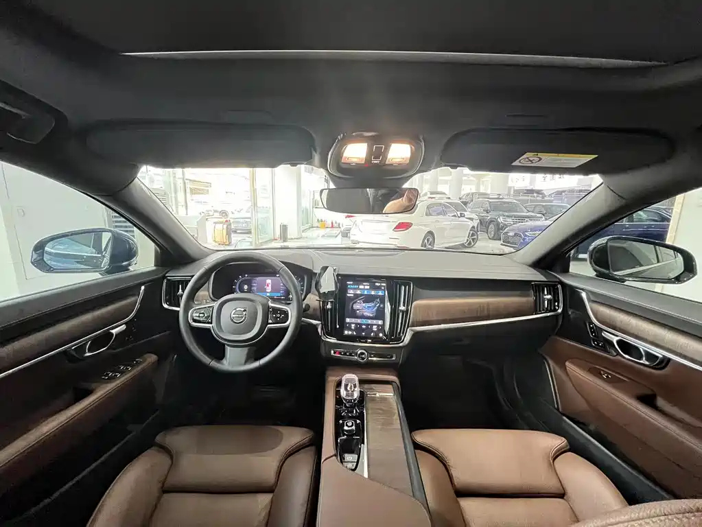 VOLVO S90 2024