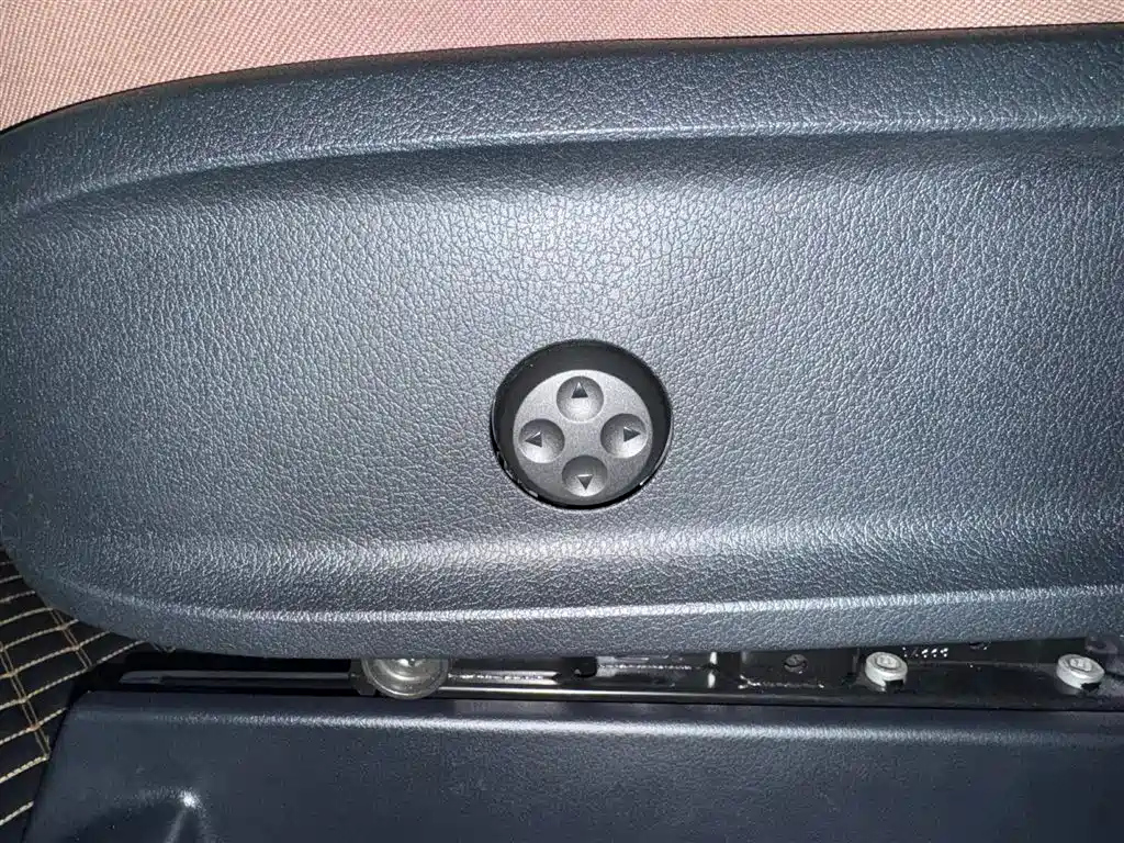 MERCEDES BENZ GLB 2023
