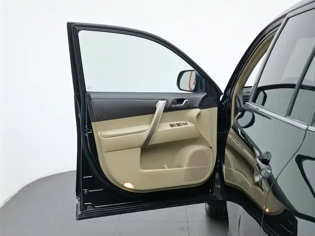 TOYOTA HIGHLANDER 2013