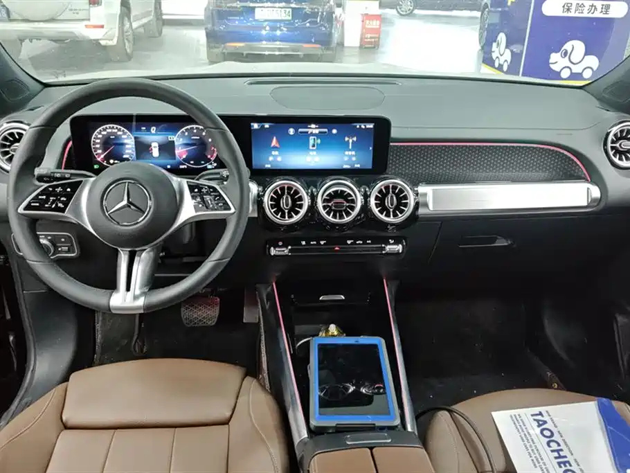MERCEDES BENZ GLB 2024