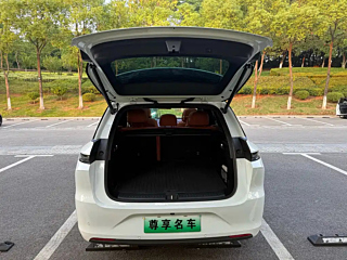LI AUTO L6  2025 YEAR MAX INTELLIGENT  EDITION 2025