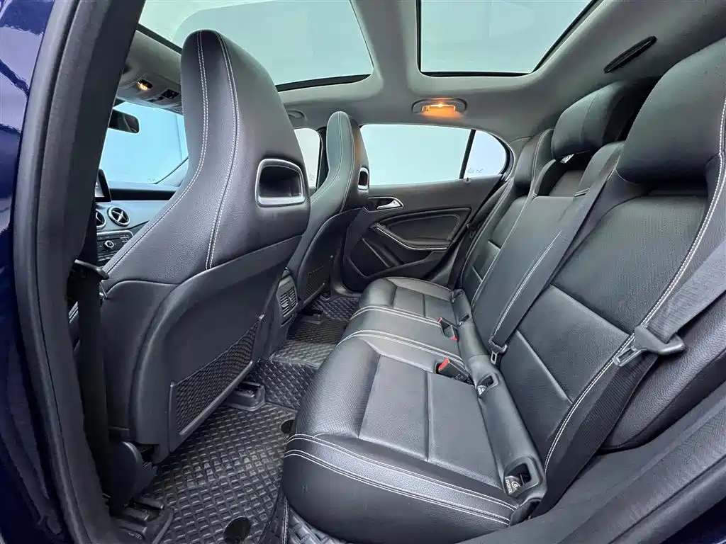 MERCEDES BENZ GLA 2016