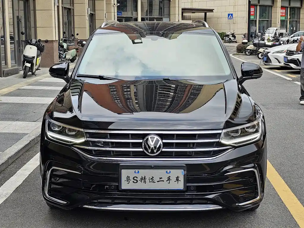 VOLKSWAGEN TIGUAN L 2022
