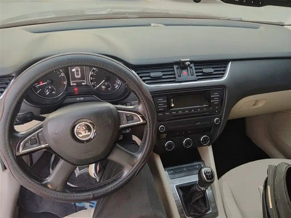SKODA OCTAVIA 2015