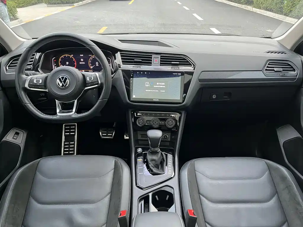 VOLKSWAGEN TIGUAN L 2021