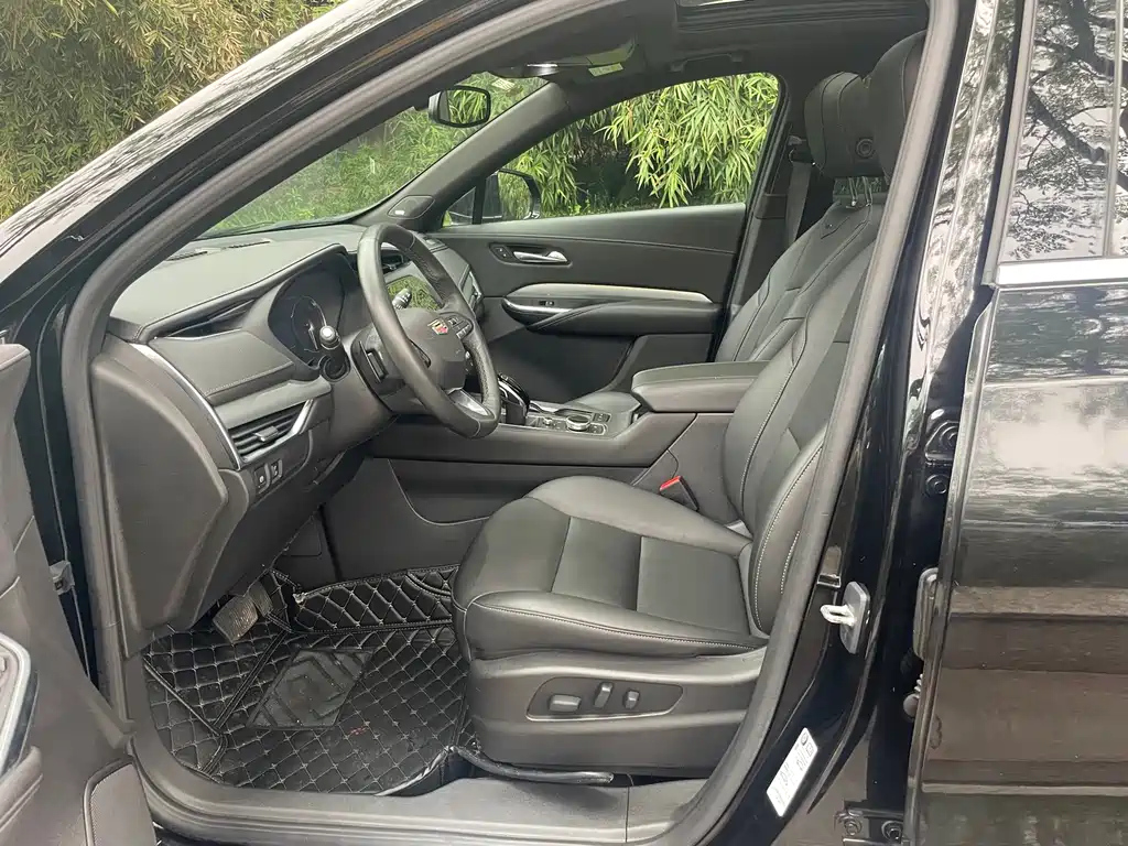 CADILLAC XT4 2021