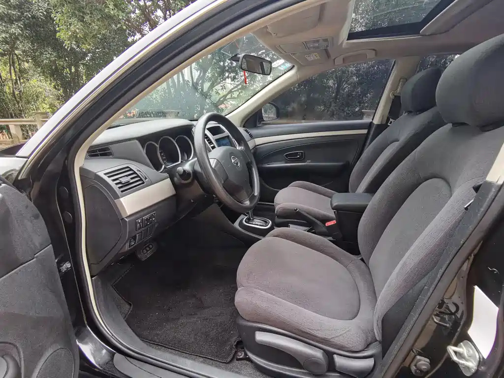 NISSAN SYLPHY 2018