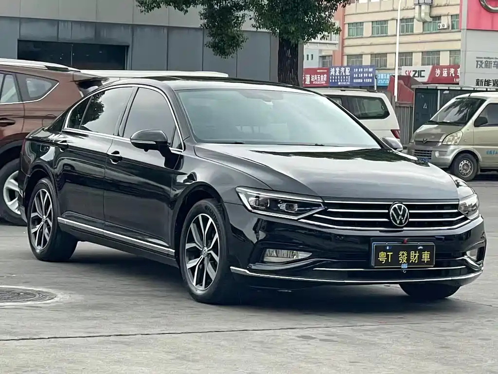 VOLKSWAGEN MAGOTAN 2020