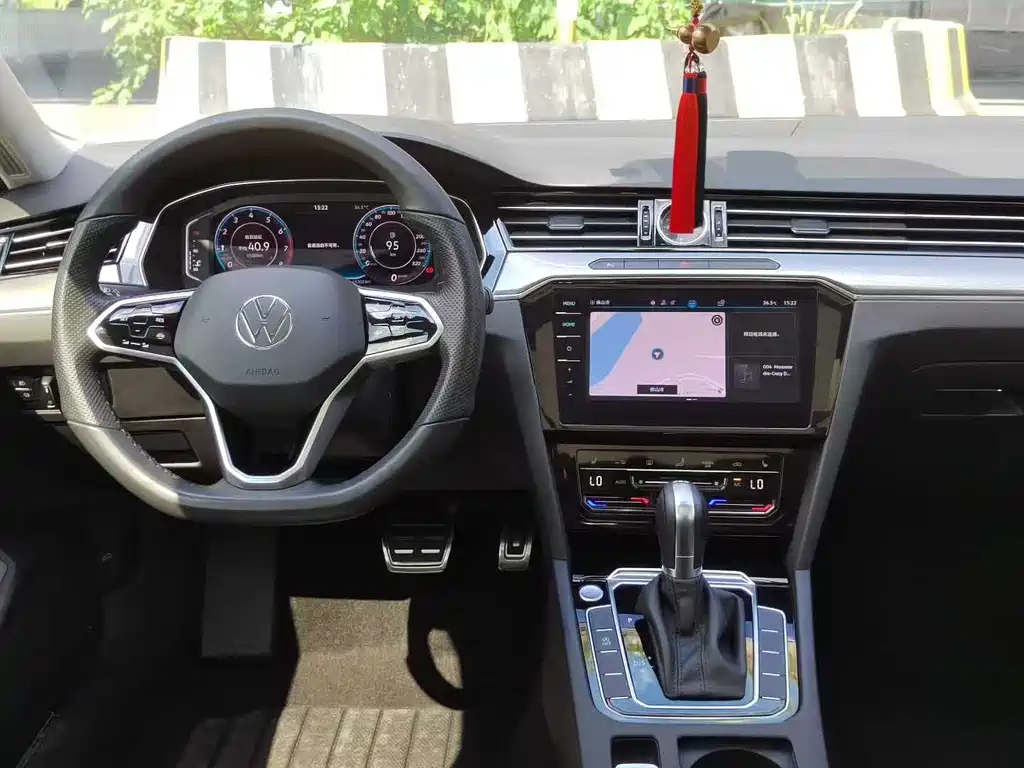 VOLKSWAGEN MAGOTAN 2023