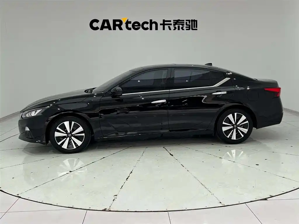 NISSAN TEANA 2022