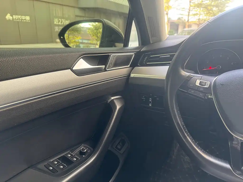 VOLKSWAGEN MAGOTAN 2017