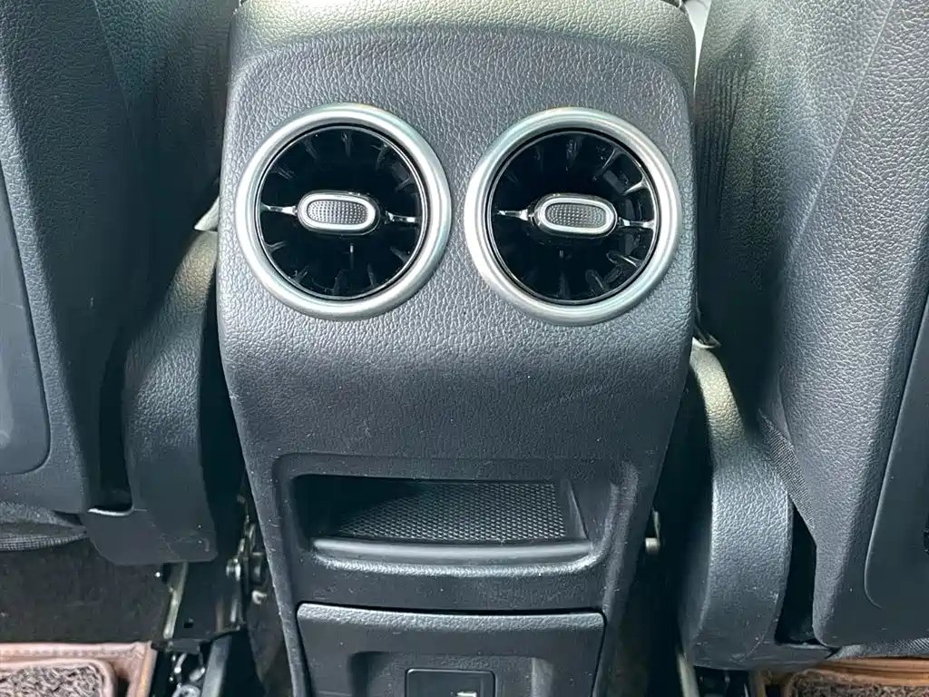 MERCEDES BENZ GLB 2022