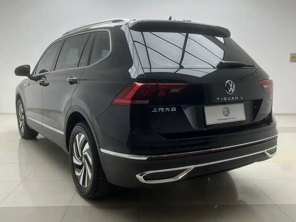 VOLKSWAGEN TIGUAN L 2023