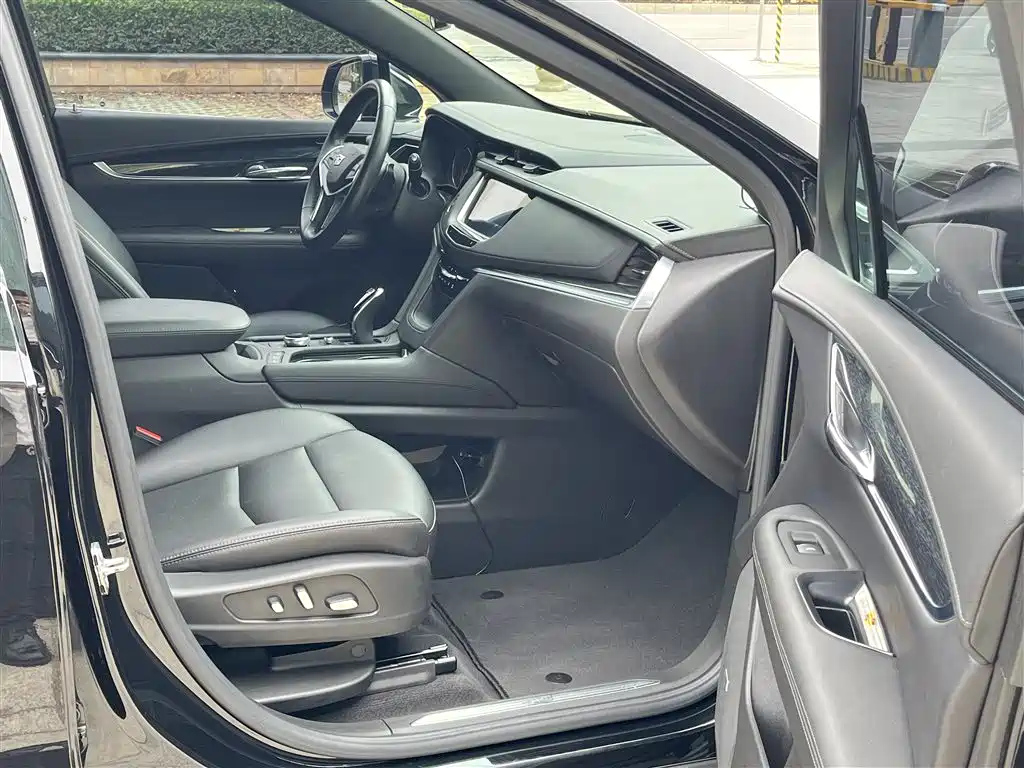 CADILLAC XT5 2022
