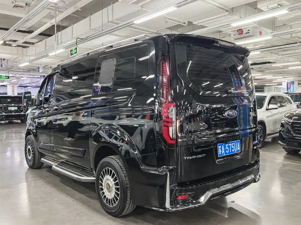 FORD TOUREO 2024