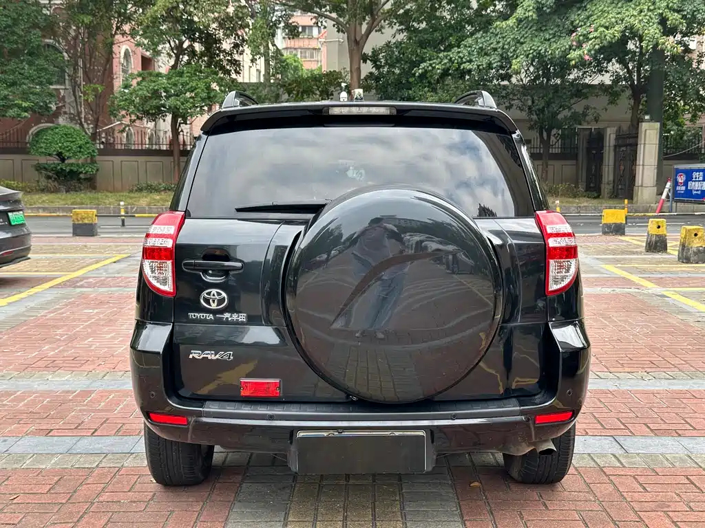 TOYOTA RAV4 RONGFANG 2011