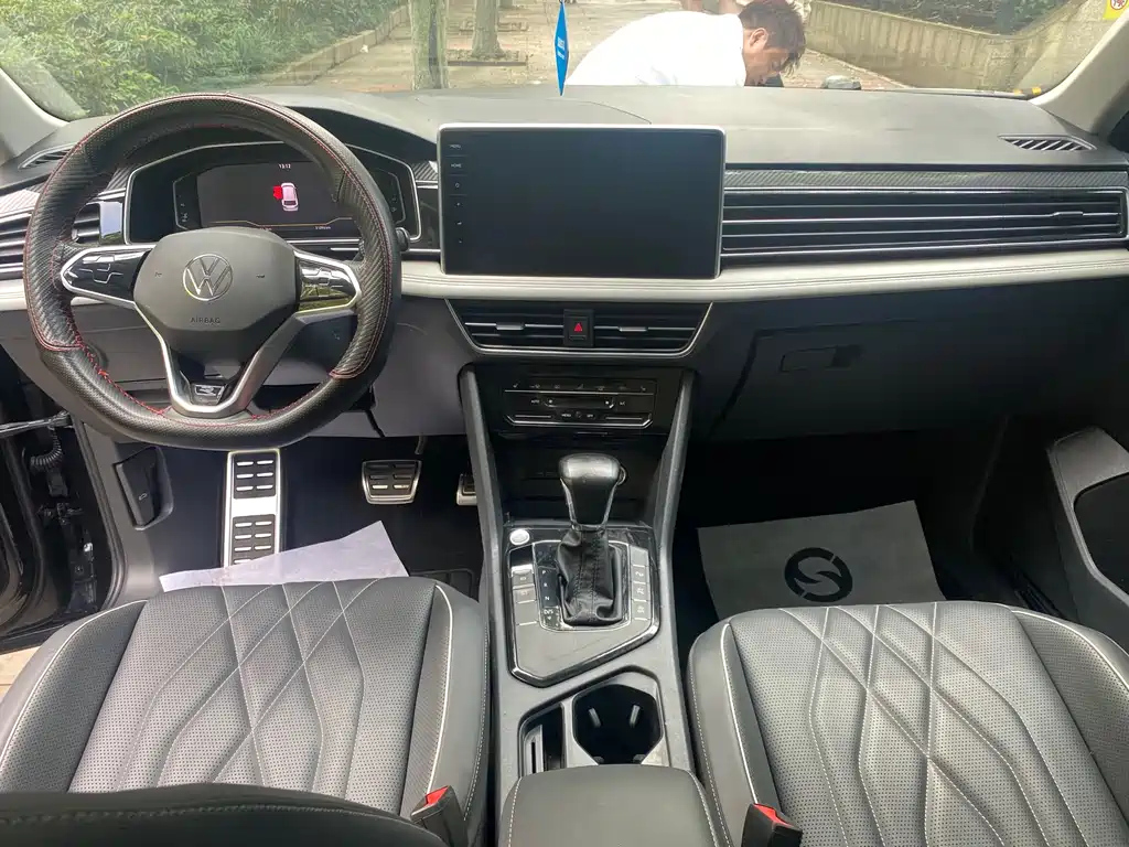 VOLKSWAGEN TIGUAN L 2023