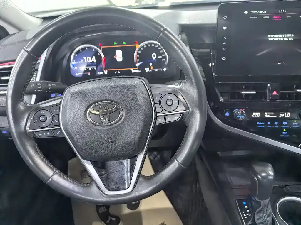 TOYOTA CAMRY 2021