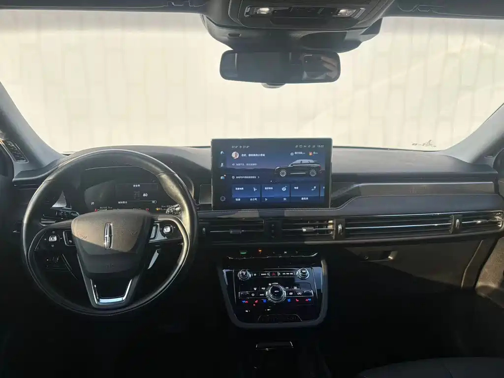LINCOLN ADVENTURER 2022