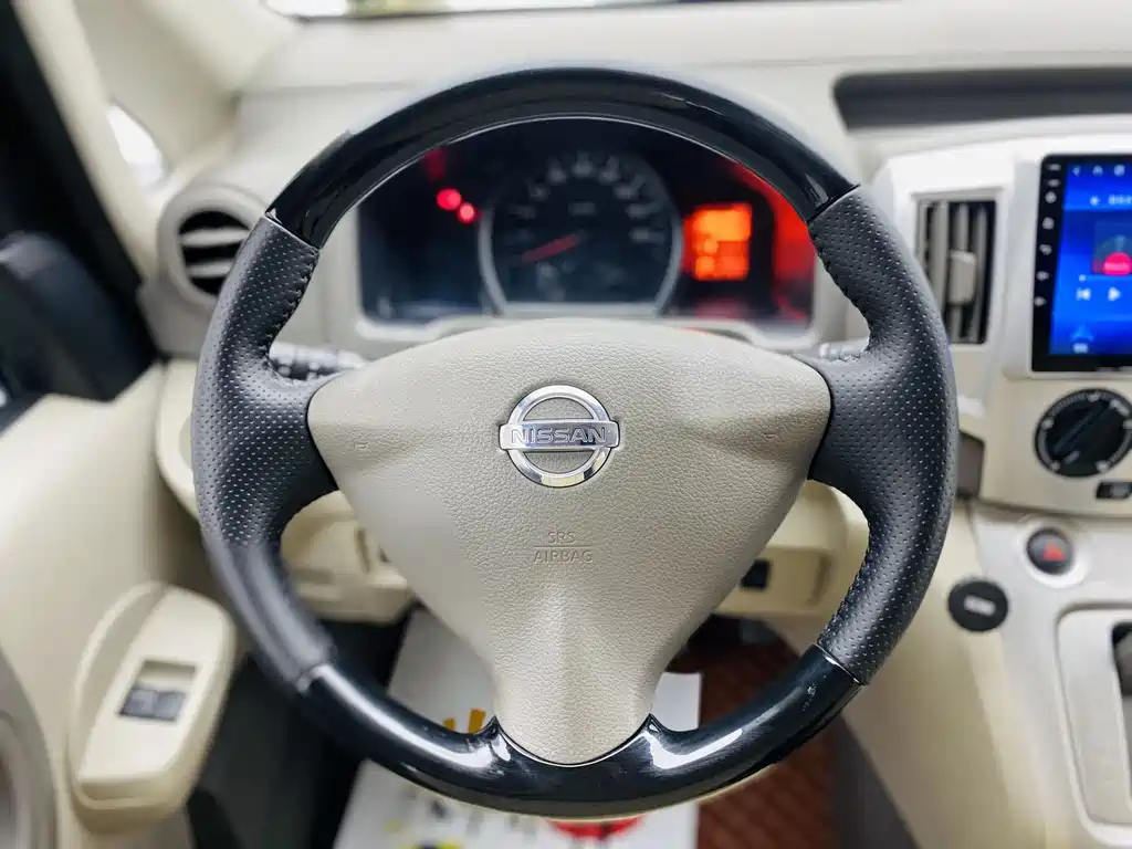 NISSAN NV200 2016