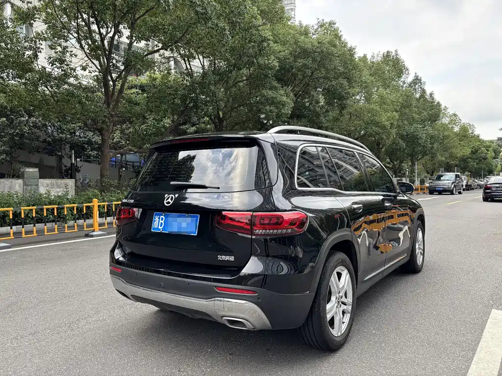 MERCEDES BENZ GLB 2023