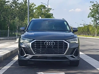 AUDI Q3  2022