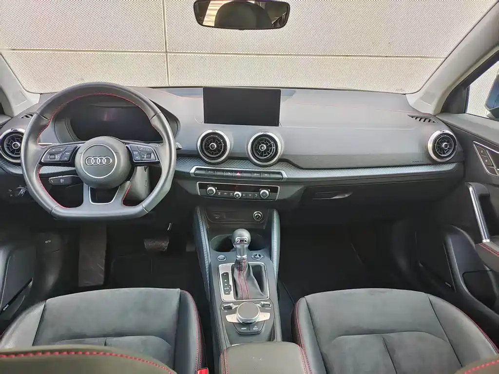 AUDI Q2L 2024