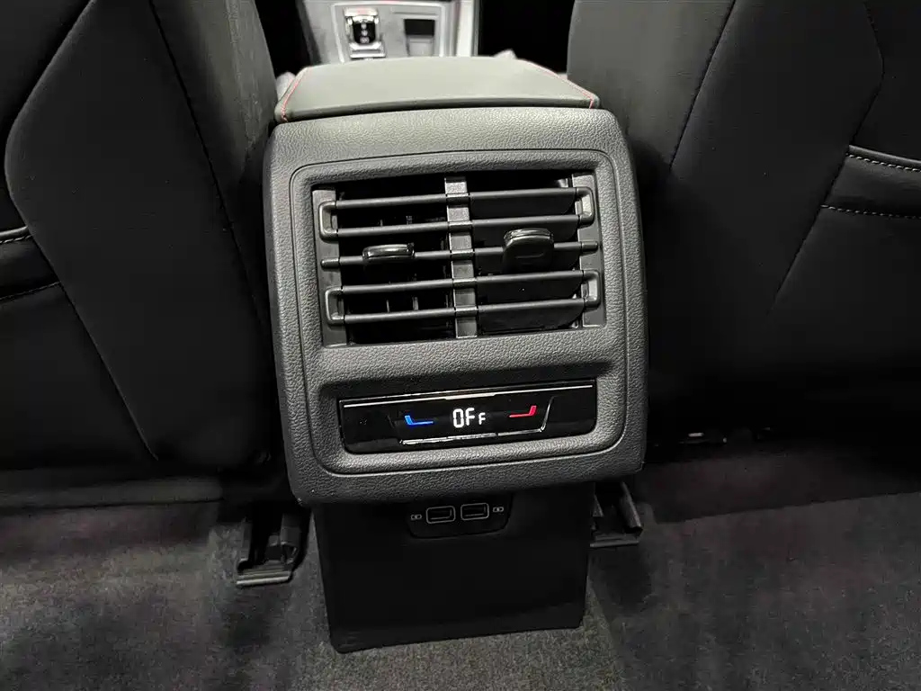 VOLKSWAGEN GOLF GTI 2021