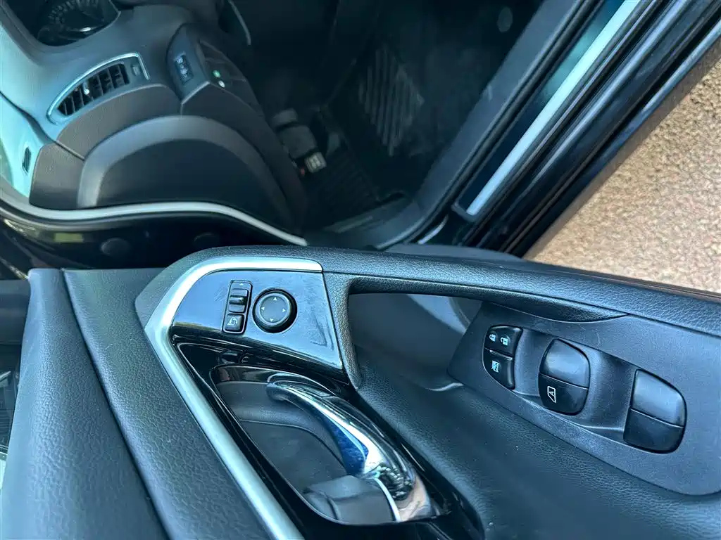 NISSAN TEANA 2018