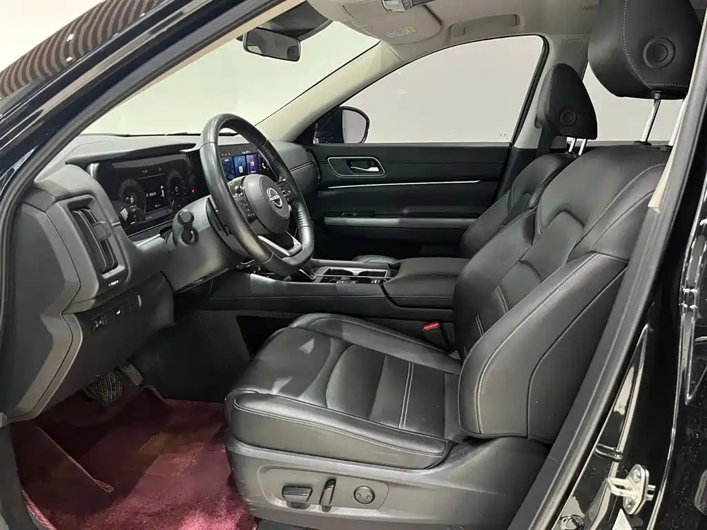 NISSAN PATHFINDER 2024