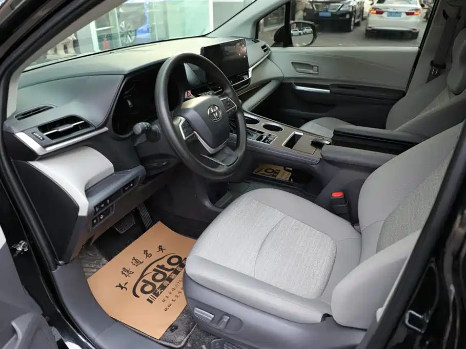 TOYOTA SIENNA SIENNA 2025