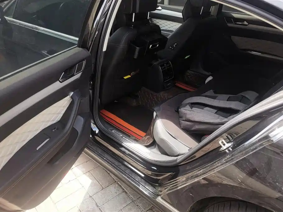 VOLKSWAGEN MAGOTAN 2020