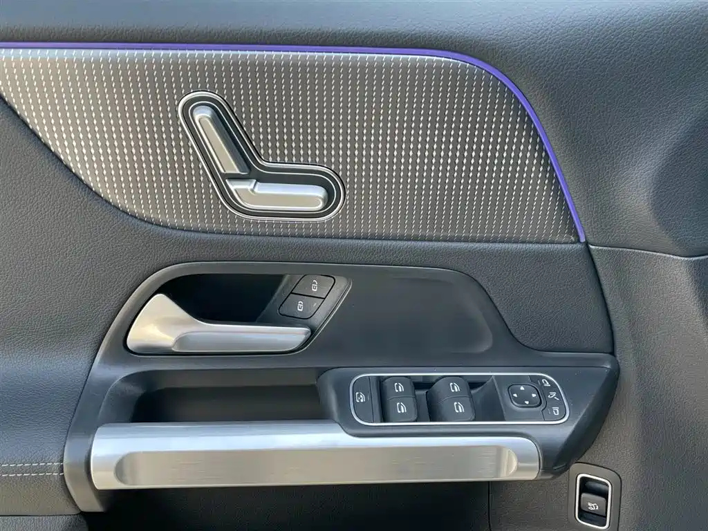 MERCEDES BENZ GLB 2022