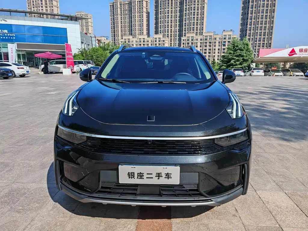 LYNK&CO 01 2023