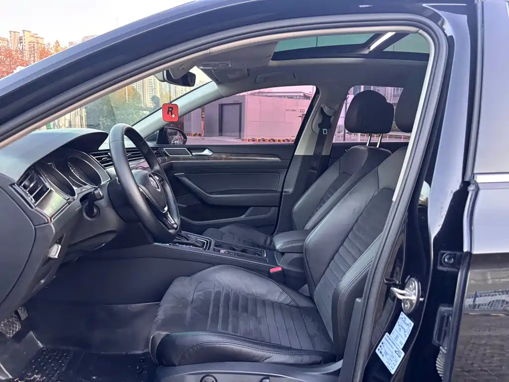 VOLKSWAGEN MAGOTAN 2018