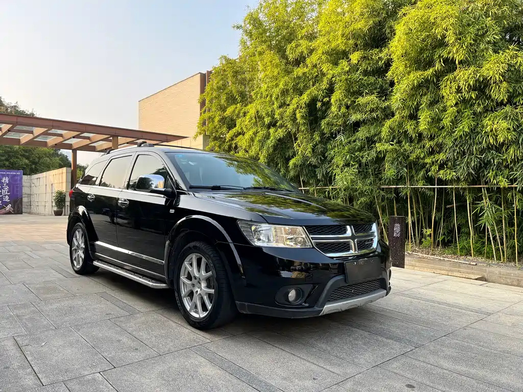 DODGE JCUV 2013